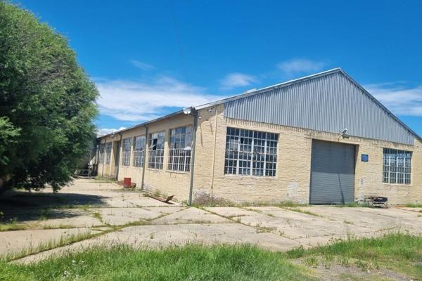 You will find this prime property with 2 sizable warehouses for sale in the industrial area. 
Shed 1 consists of 835 square meter and ...