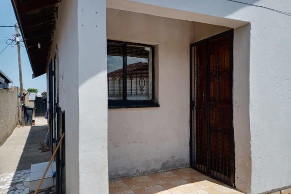 This neat 2 Bedroom house offers the following:
Massive lounge.
Neat kitchen.
Separate toilet with a bathroom.
Fully walled and ...