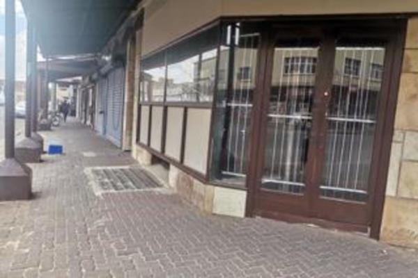 This versatile property offers an excellent investment opportunity, located in the bustling main road of Boksburg. Ideal for offices ...