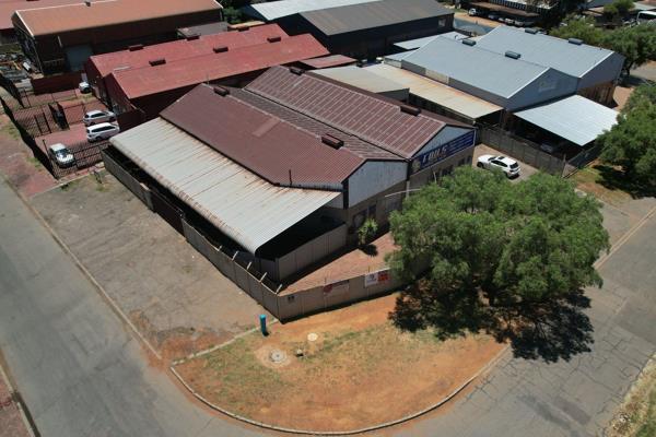 This neat Factory measures approx 810m2 on a 1220m2 stand situated in Alrode South. ...