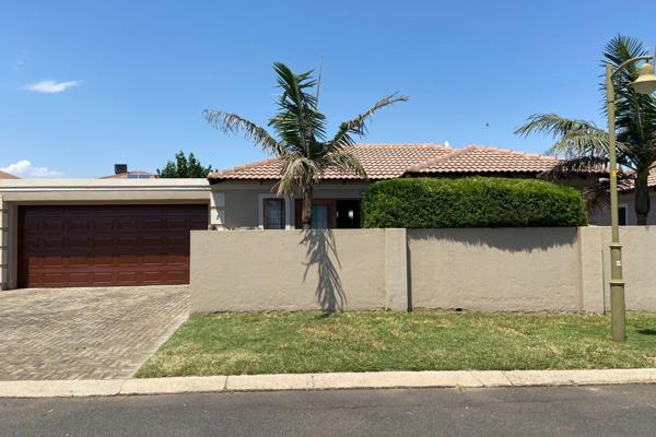 A must see GEM awaits you in Arundo Estate!

Two bedroom townhouse for a sale at the sought after Arundo estate in Kosmosdal ...