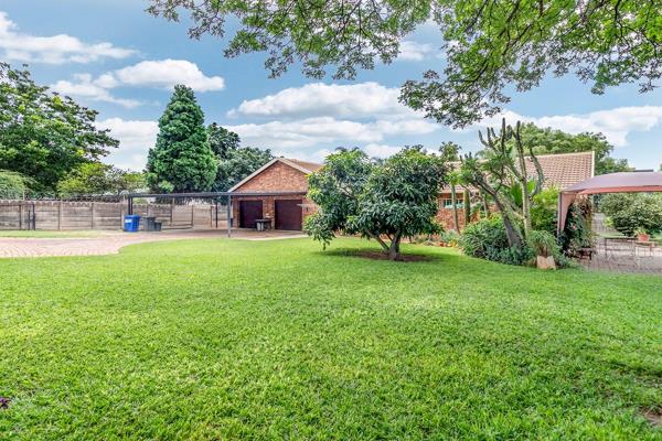 3 Bedroom panhandle home for sale in Pretoria North
This home is perfectly located above Brits street.
Main features include a strong ...