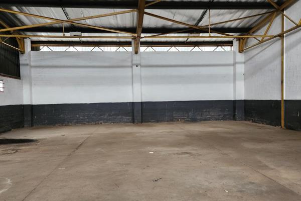 266 sqm open warehouse space with offices in a secure industrial park in Prospecton.
Roller door access for loading cargo. Staff ...