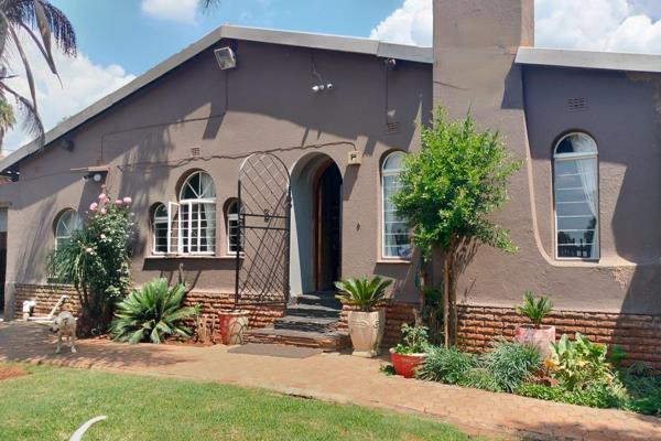 The moment you step into this home, you&#39;re greeted by neatness, style, and comfort. This spacious, fully tiled home offers:
&gt; 4 ...