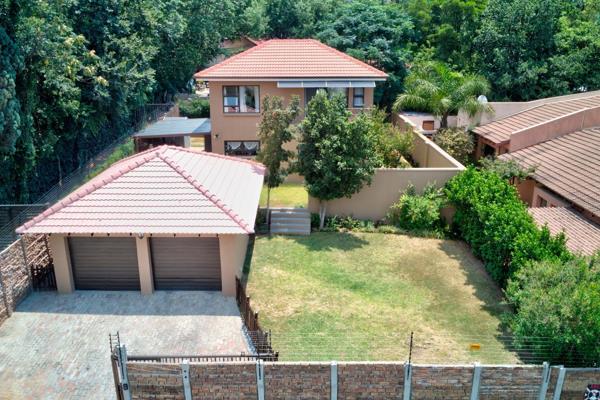 Owners asking R2.3Mil.

Quaint picturesque  home in the sought after, access controlled area of Edenburg/ Rivonia
This  lovely double ...