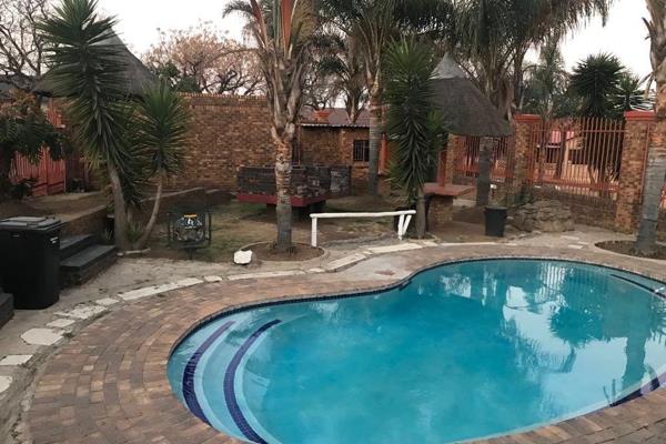 Cute 2 bedroom 1 bathroom  unit in Villa Rosa R7400 per month, Occupation ASAP , Pre ...