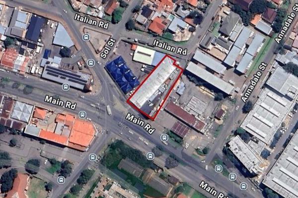 This free-standing industrial property spans 1800m2 under roof, situated on a 1798m2 ...