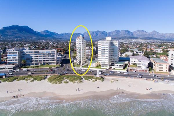 Exclusive sole mandate!
We are proud to introduce the Helderberg Sands PENTHOUSE, a ...