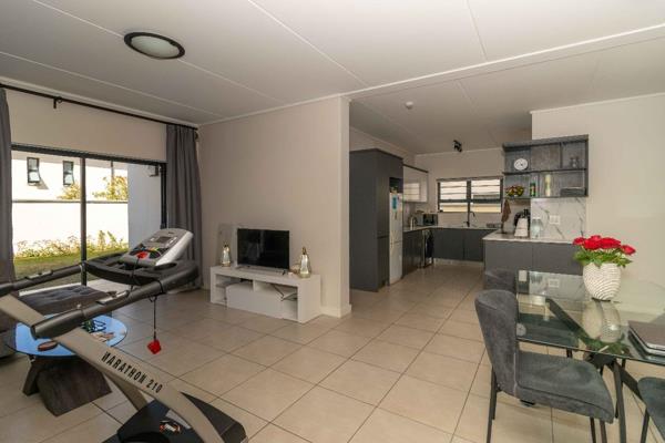 This gorgeous unit in a fantastic lifestyle estate offers a wealth of desirable features.  

The spacious, open-plan kitchen and ...