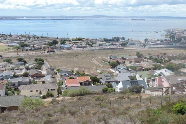 Situated on the hillside overlooking Saldanha Bay.

This plot of 1160 square meters offers a picturesque view of the lagoon and ...