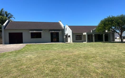 4 Bedroom House for sale in Swellendam