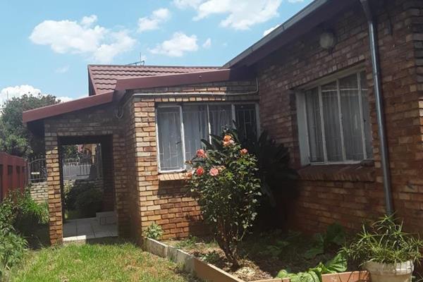 Discover an exceptional investment opportunity with this versatile property, perfectly suited for generating rental income ...