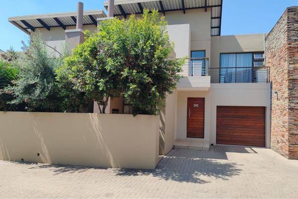 Stunning 3-Bedroom Home in De Villas, gle Eagles Estate For Sale in Kempton Park.
This spacious and well-maintained home offers 3 ...