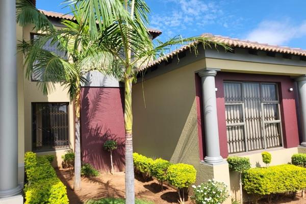 Upmarket and marvelous free standing home in Rustenburg Cashan is available to let as from 06/04.

7 Bedrooms
5 Bathrooms
2 ...