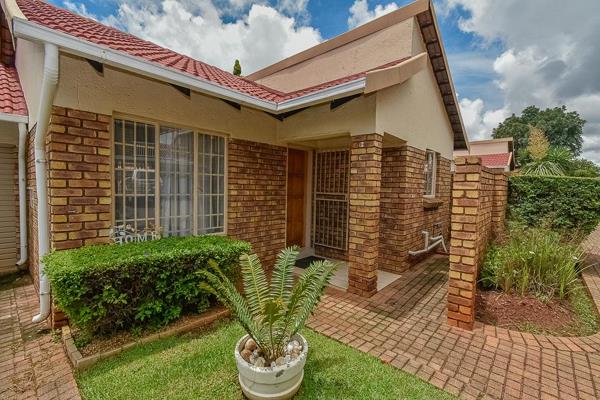 Immaculate 2 Bedroom 2 Bathroom Double garage Townhouse available 1st March 2025 
This open plan lock-and-go townhouse is fiber ready ...