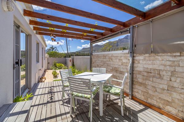 Presenting an impeccably maintained 3-bedroom residence located within a secure gated community in the beautiful Paradyskloof area—now ...