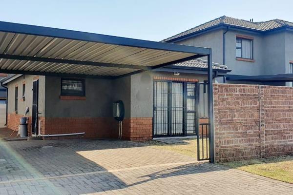 Beautiful spacious 3bed 2bath house for rental at thee Alberton Security Estate 

This beautiful neat 3bedroom, 2bathroom one being ...