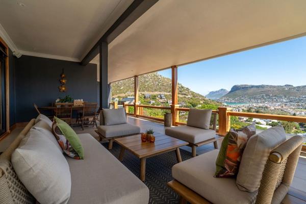 Nestled against the Clovelly mountainside, with sweeping views of the Clovelly golf course and stretching from the False Bay shoreline ...