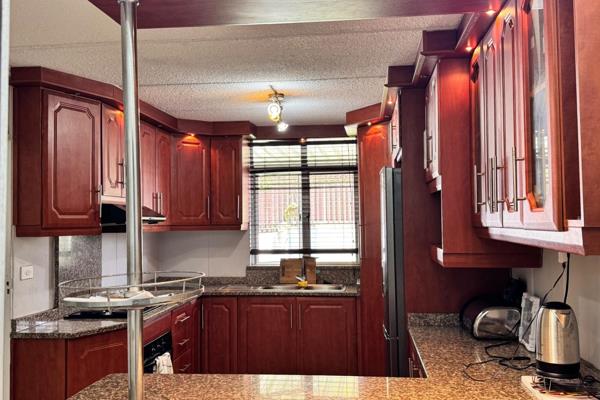 This charming three-bedroom duplex in Montclair offers comfortable living in a complex. The ground floor features a functional kitchen ...