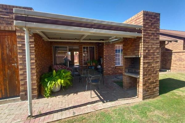 Stunning 2 Bedroom Home for Sale!

Key Features:
- 2 Bedrooms with built-in cupboards
- 2 Bathrooms, main bedroom en-suite
- ...