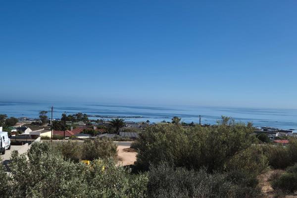 KOMPANJES KLOOF   -  ST HELENA BAY

EXCLUSIVE  DUAL MANDATE:   This exceptional vacant stand in Kompanjes Kloof offers breathtaking ...