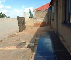 House for sale in Dhlamini