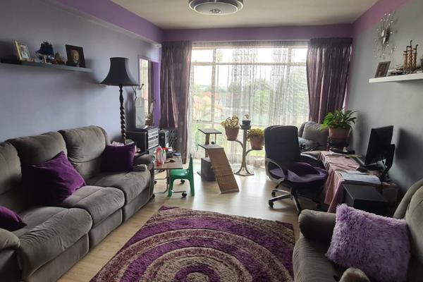 NO PETS ALLOWED

BUILDING HAS THREE FLOORS 

Spacious Flat North Facing  Level Road ...