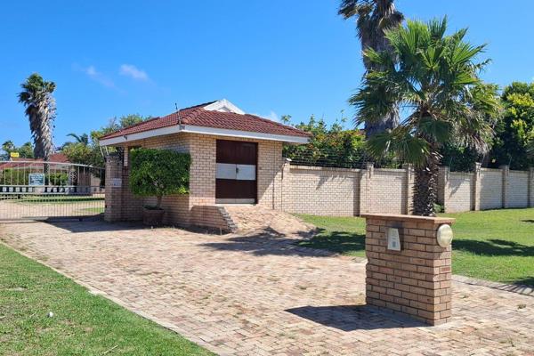 Immaculate freestanding facebrick townhouse, situated in well maintained and secure complex with only 10 units with remote and intercom ...