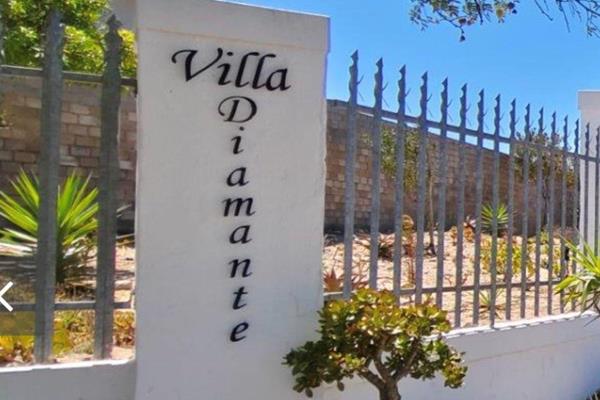 Exclusive 394m2 Panhandle Plot in Villa Diamante, Langebaan
Discover an exceptional opportunity to build your dream home in the highly ...