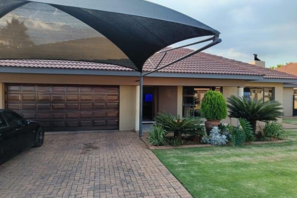 Rent R18000 , Deposit R18000, Admin Fee R1500, 

This Modern House is situated  in the very much sought after Eligwa Estate. 

With ...