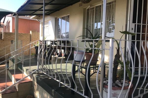 Spacious accomodation 

own private lush garden (garden service included)

max 2 ...