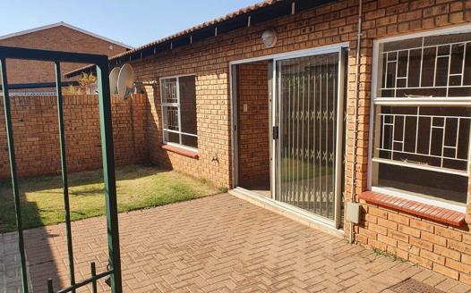 2 Bedroom Townhouse for sale in Rangeview