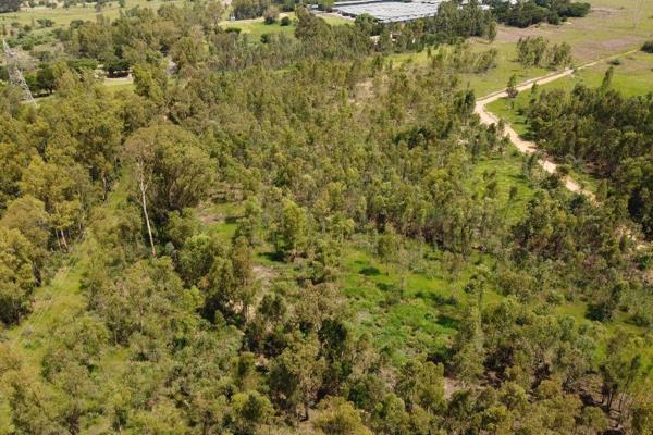 Discover the prime opportunity you&#39;ve been waiting for! This exceptional 4.9-hectare ...