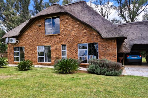 Your Dream Weekend Escape on the Vaal River! 

Imagine unwinding at your very own weekend getaway, just steps from the Vaal River! ...