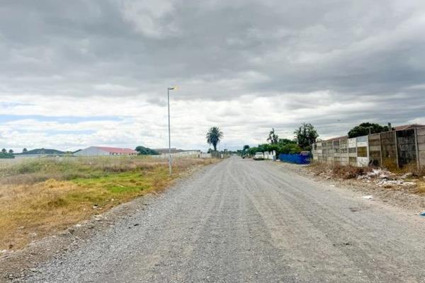 Prime Vacant Land Opportunity In Schaapkraal
Vacant land just off Schaapkraal Road . Perfect location for a farm or smallholding and ...