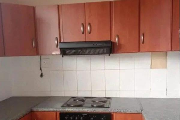 2 Bedrooms
1 Bathroom with a shower, toilet and basin.
A separate guest toilet.
There is plumbing for a washing machine.
A fully ...