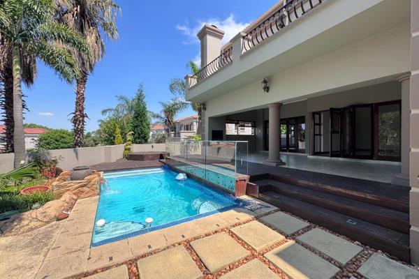 Exquisite cluster home in Morningside!
Spacious living areas leading out to covered year-round patio and gas braai, sparkling pool ...