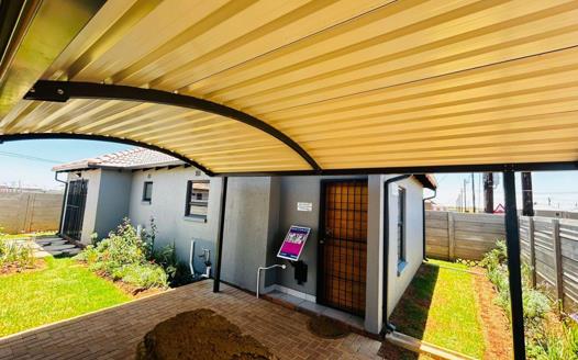 3 Bedroom House for sale in Protea Glen