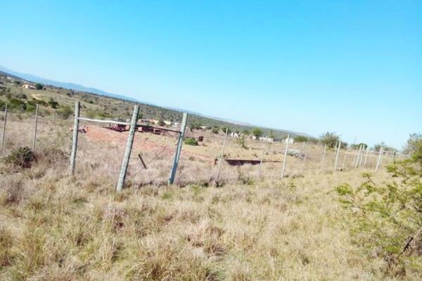 Introducing this good plot situated in Tukulu, Alice.

Size of the plot is 40X40 

You can build your dream home in this or ...