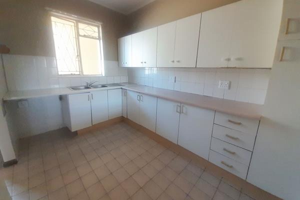 OCCUPATION: IMMEDIATELY

Please send me an email to arrange a viewing

This property consists of the following:
Spacious 1 Bedroom with ...