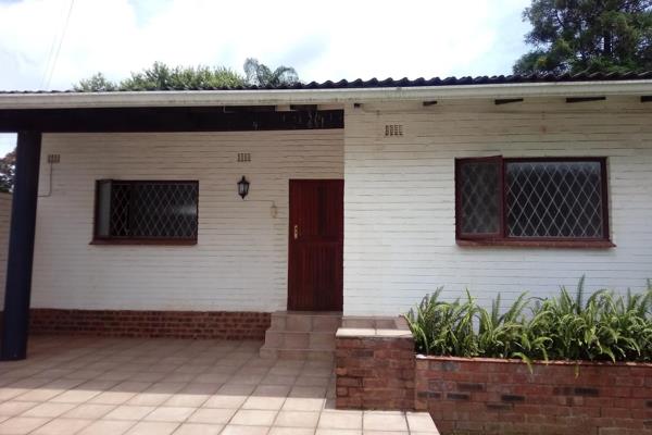 This one-bedroom cottage is situated on a shared property in the serene neighborhood of Winston Park. It is ideal for a single person ...