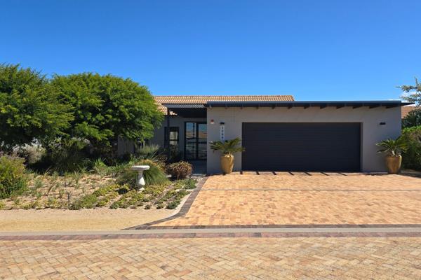 Stylish and Contemporary Family Retreat in Langebaan Country Estate

Situated within the prestigious and secure Langebaan Country ...