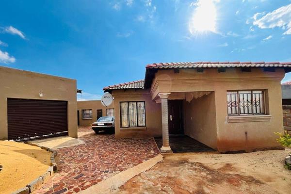 Investment Opportunity in Vosloorus Ext 10 – Income-Generating Property!
This strategically located property in Vosloorus Ext 10 ...