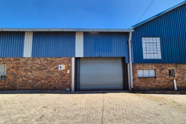 An outstanding opportunity awaits with this expansive 893m2 warehouse available for ...