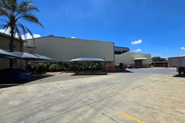 This A grade 2770 sqm freestanding industrial warehouse is available to let and is ...