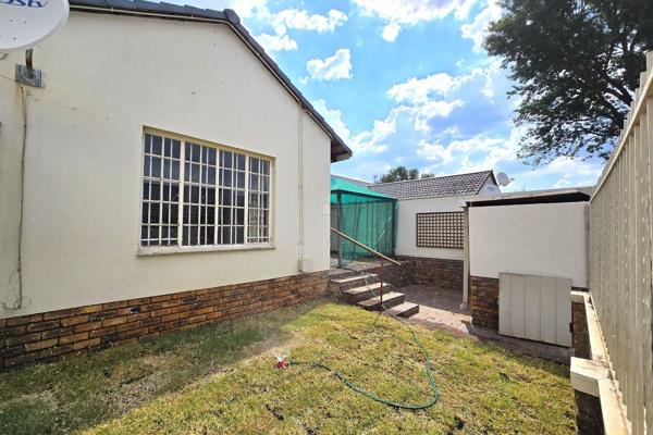 Prime location!   

Well planned simplex!  

This neat 2 bedroom simplex is a stone throw away from the popular Menlyn Maine ...