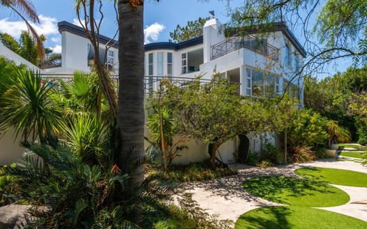 6 Bedroom House for sale in Hermanus Heights