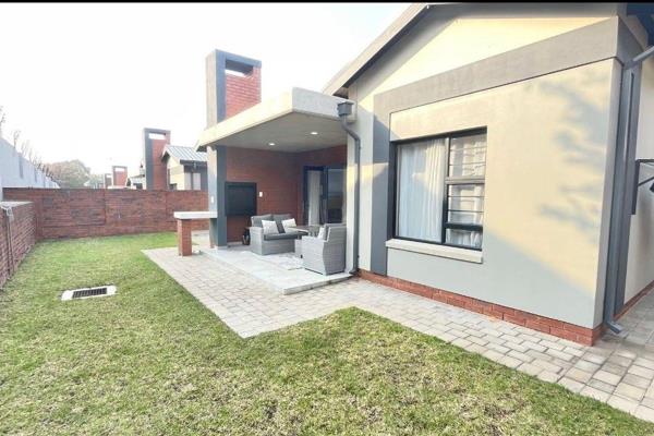 Charming 3 bedroom house to, let in the sought-after suburb of Kyalami Hills, situated in the heart of Midrand. 
This property promises ...