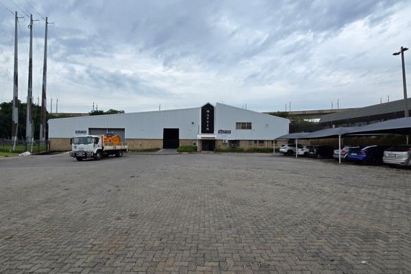 This neat 2058 sqm freestanding industrial warehouse, situated on a 4400 sqm stand in ...