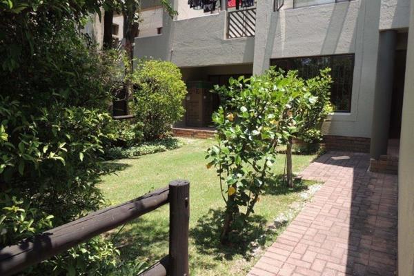 Remarkable Value. Unbeatable Location !! 

Beautifully situated in Bryanston East within ...